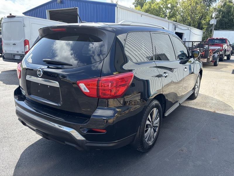 2018 Nissan Pathfinder Image 3