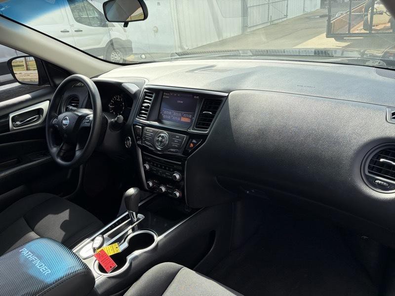 2018 Nissan Pathfinder Image 11