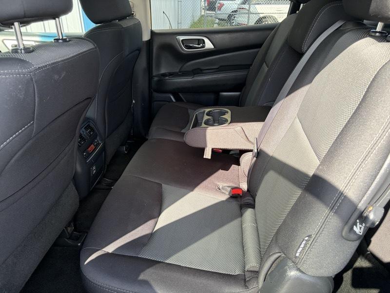 2018 Nissan Pathfinder Image 12