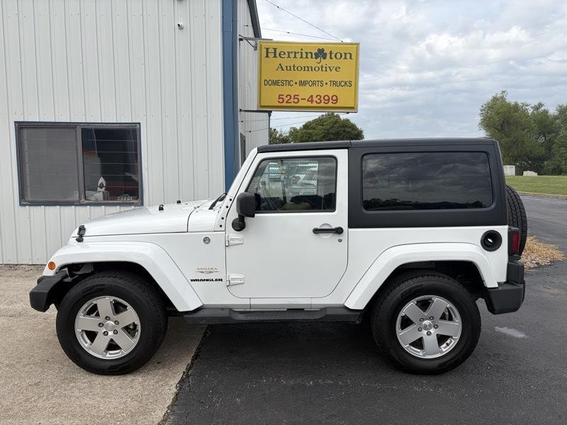 2012 Jeep Wrangler Image 1