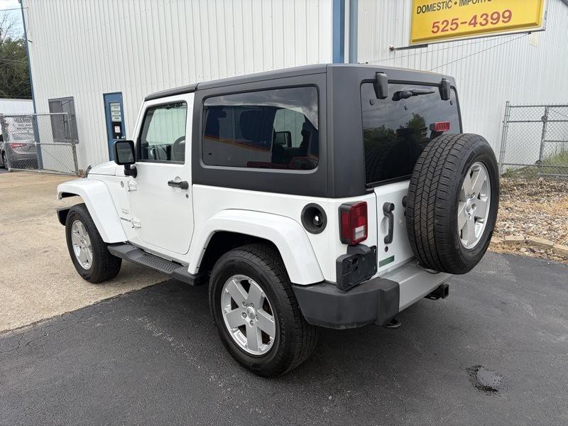 2012 Jeep Wrangler Image 9