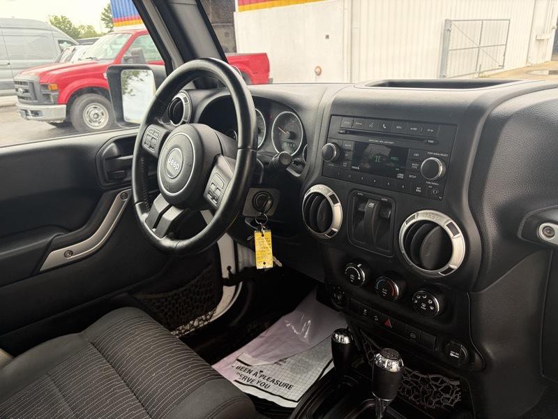 2012 Jeep Wrangler Image 11