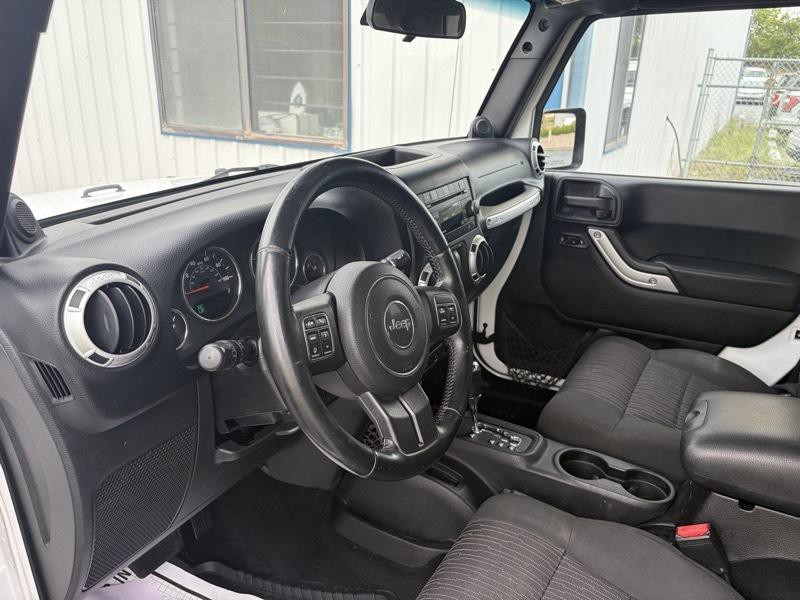 2012 Jeep Wrangler Image 15