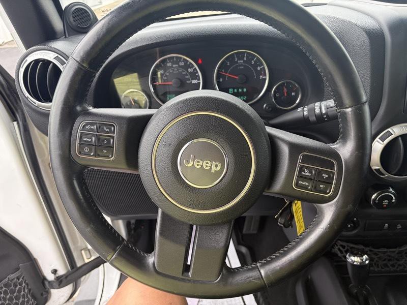 2012 Jeep Wrangler Image 16