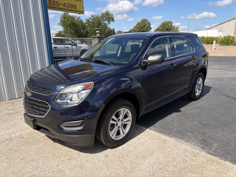 2017 Chevrolet Equinox Image 2