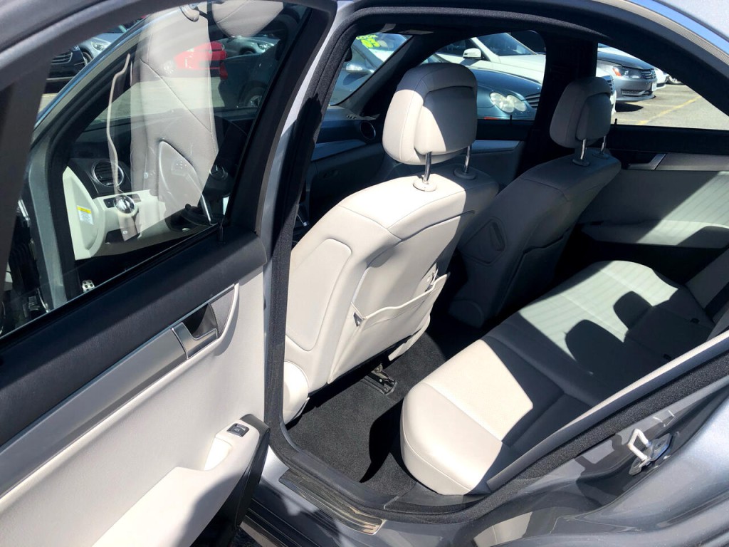 2014 Mercedes-Benz C-Class Image 19