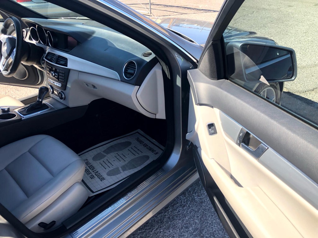 2014 Mercedes-Benz C-Class Image 21