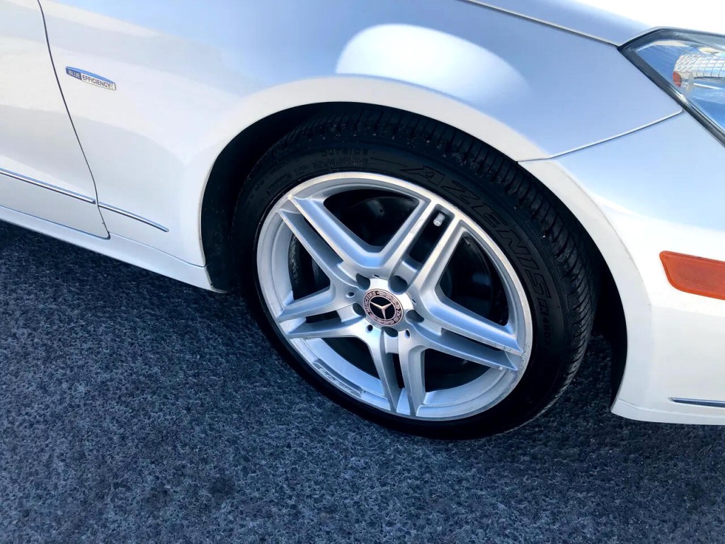2012 Mercedes-Benz E-Class Image 15