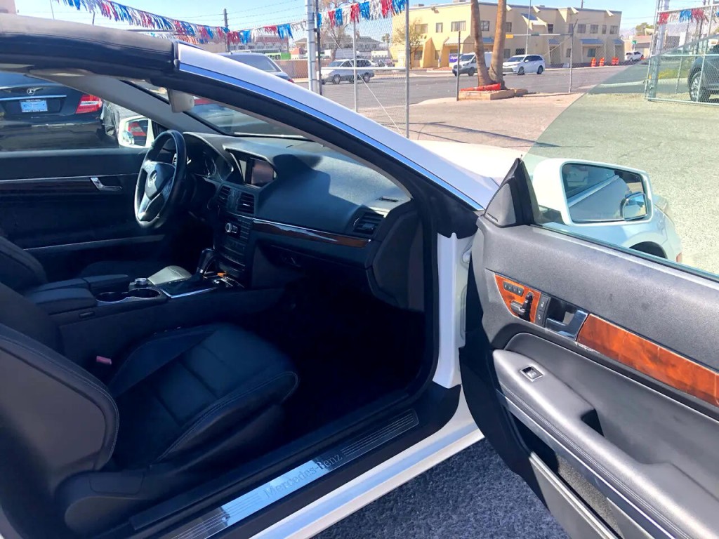 2012 Mercedes-Benz E-Class Image 22