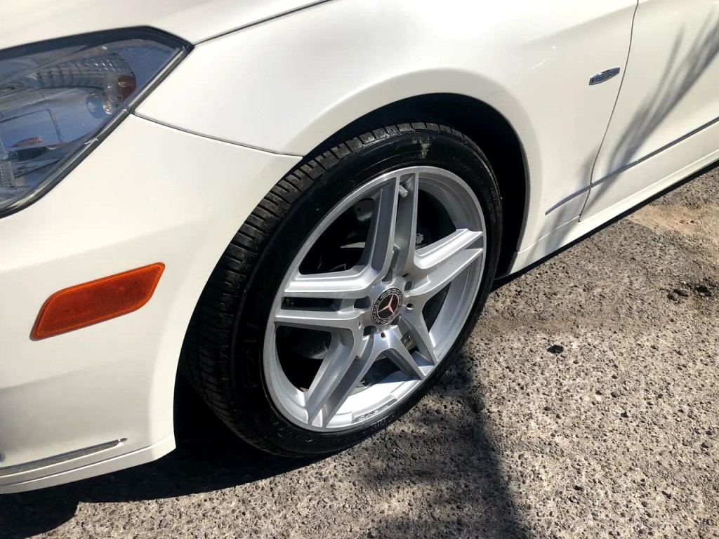 2012 Mercedes-Benz E-Class Image 34