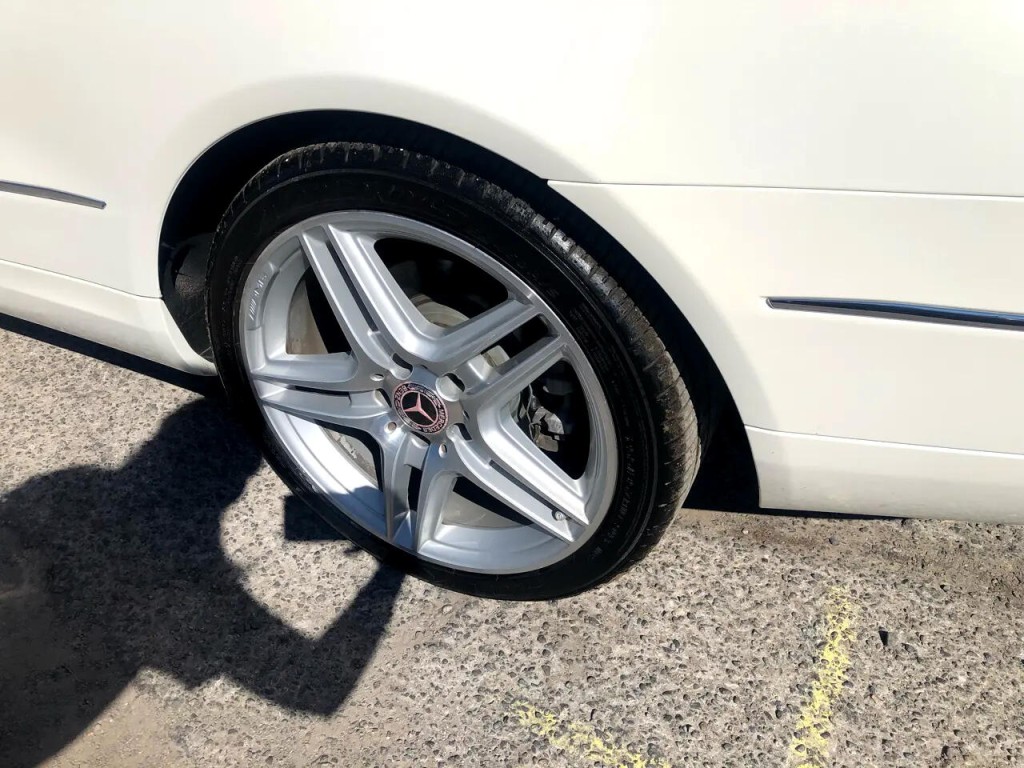 2012 Mercedes-Benz E-Class Image 35