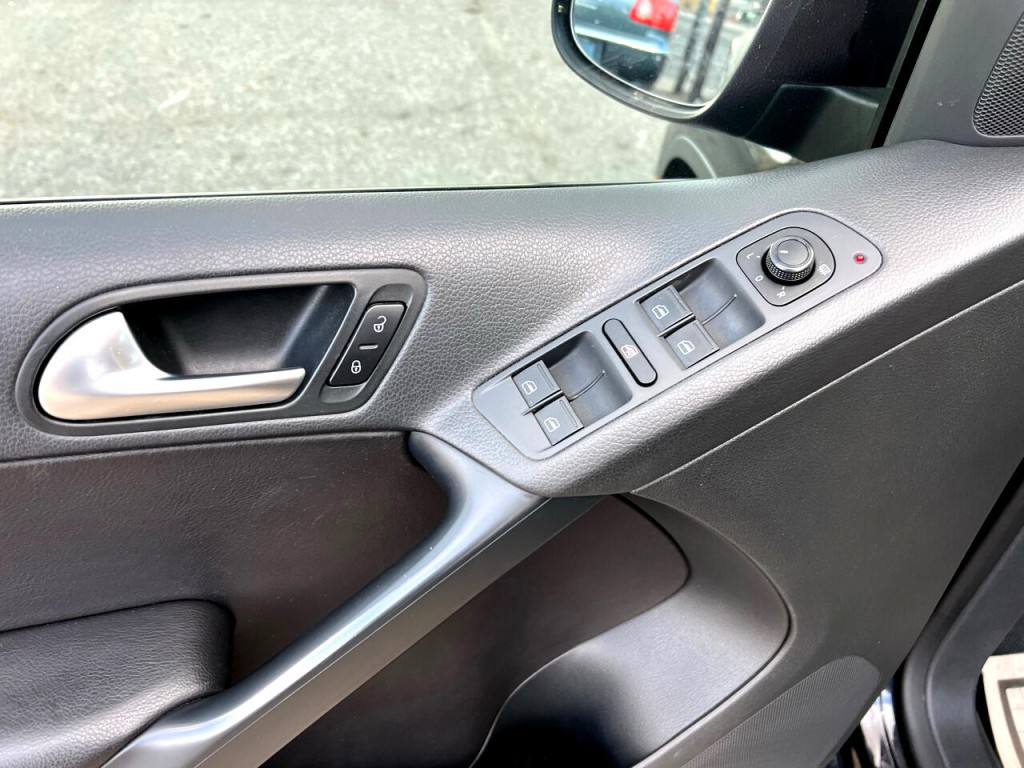 2016 Volkswagen Tiguan Image 24