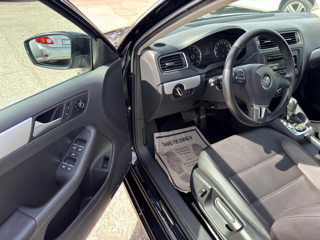 2013 Volkswagen Jetta Image 17