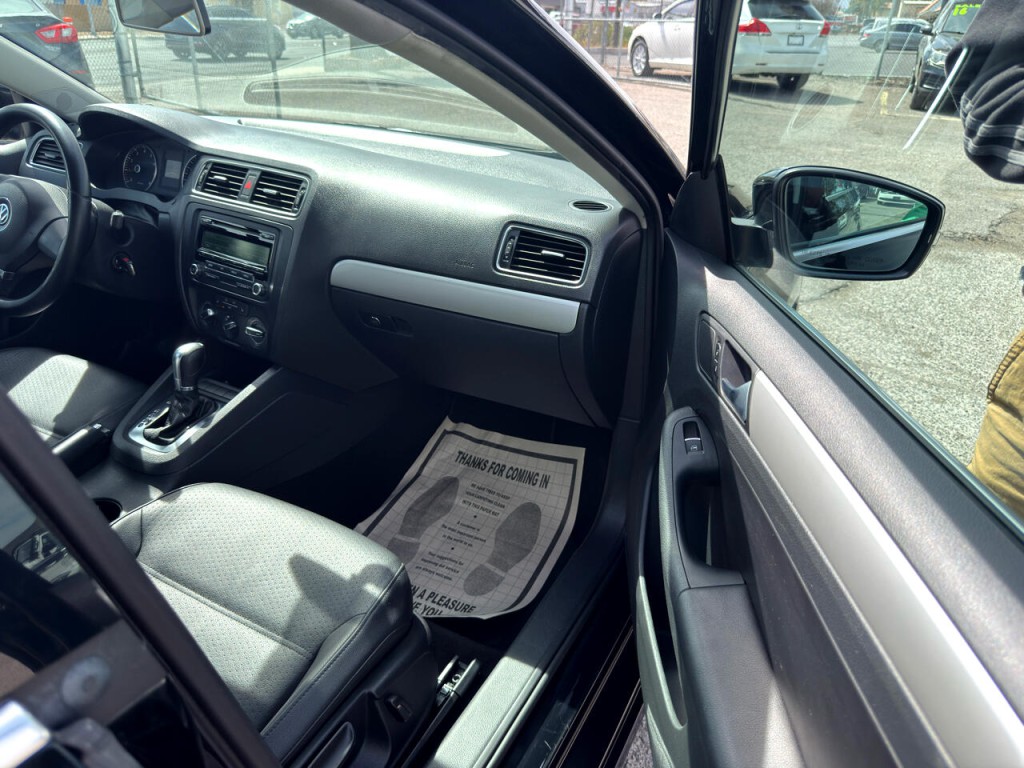 2013 Volkswagen Jetta Image 21