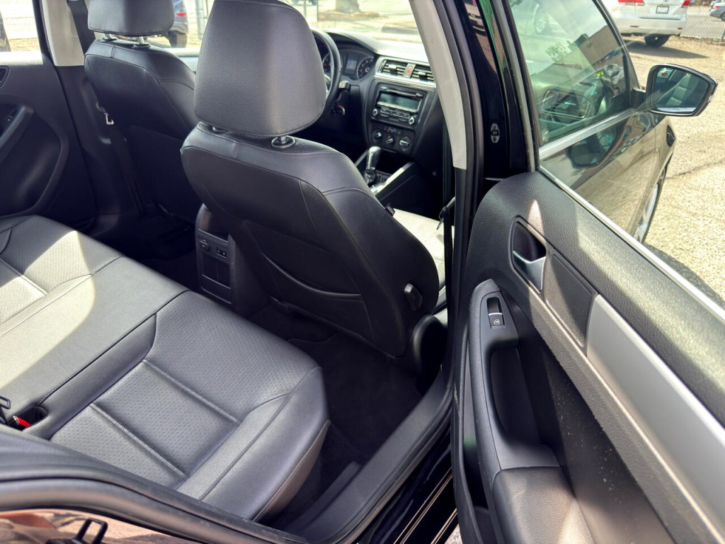 2013 Volkswagen Jetta Image 23