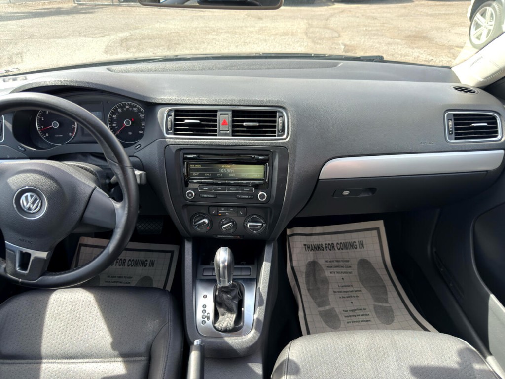 2013 Volkswagen Jetta Image 27