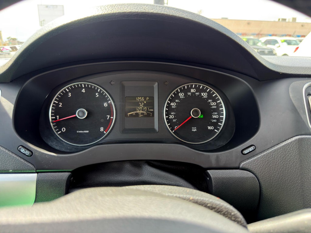 2013 Volkswagen Jetta Image 33