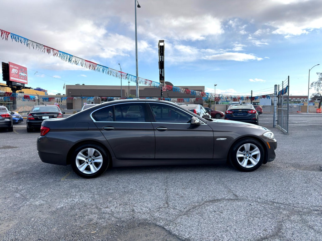 2012 BMW 5 Series Image 5