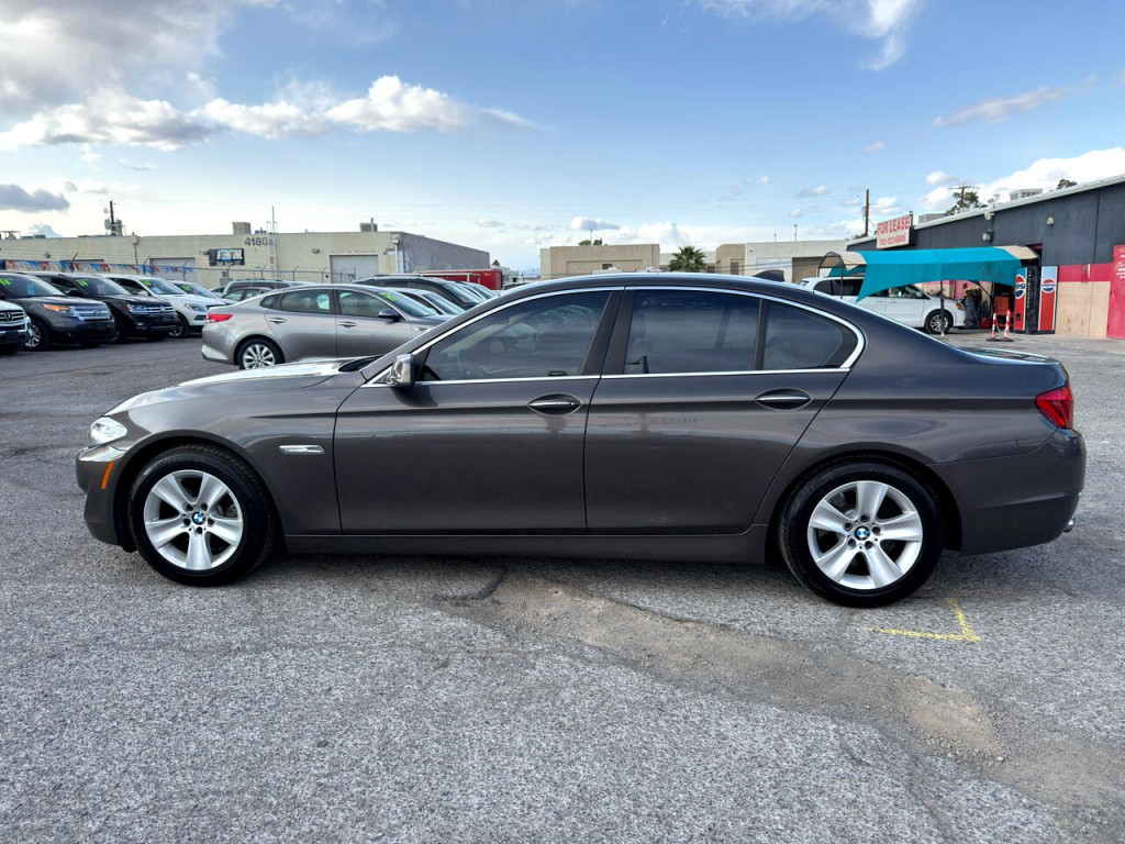 2012 BMW 5 Series Image 9
