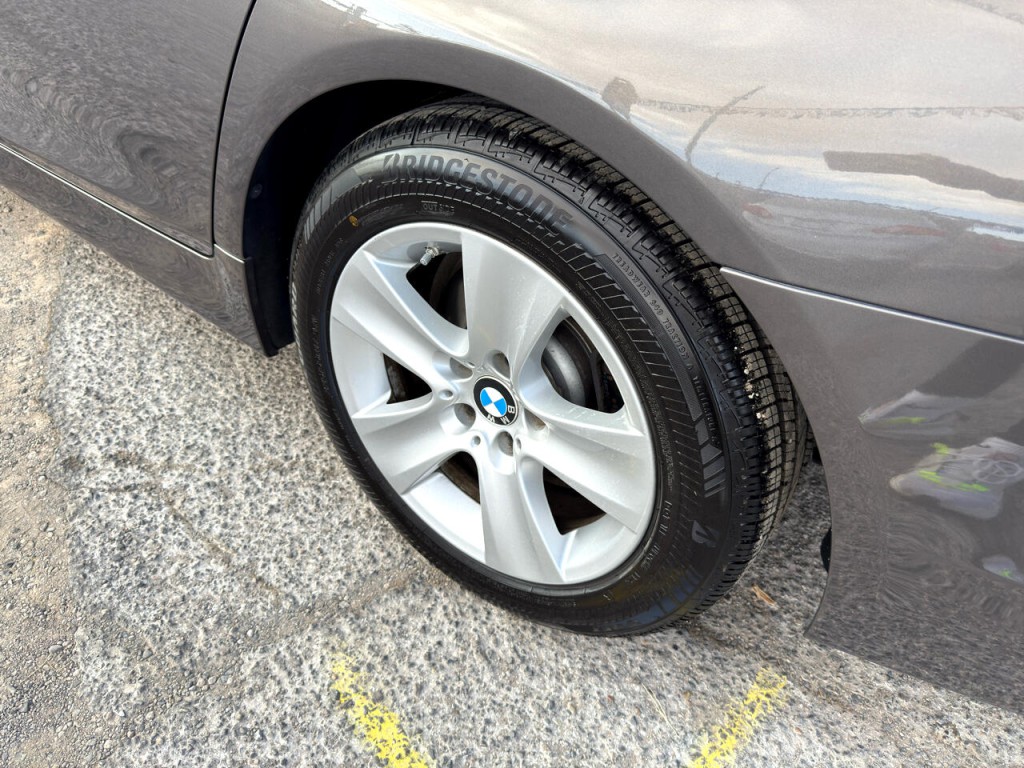 2012 BMW 5 Series Image 11