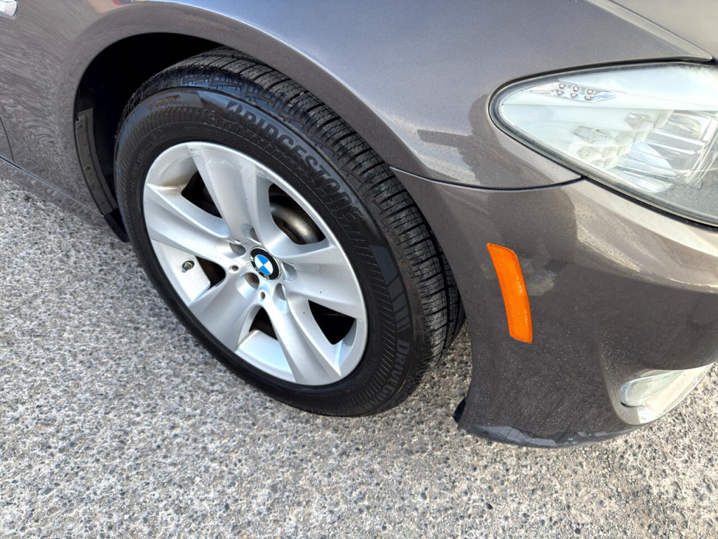 2012 BMW 5 Series Image 12