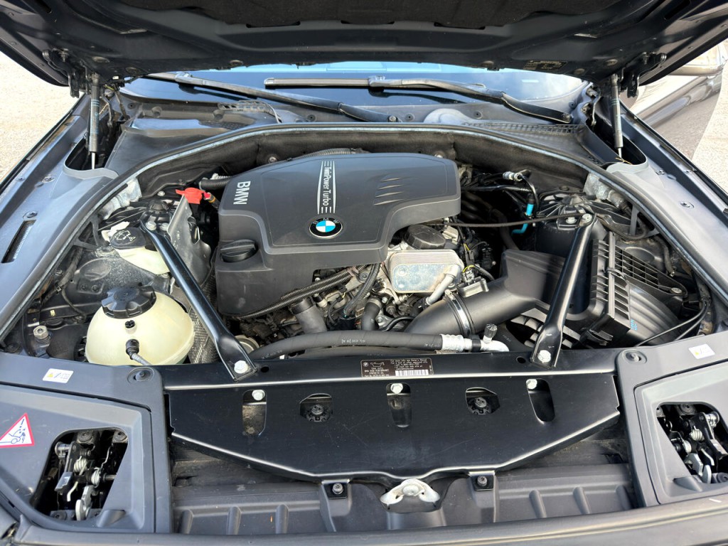 2012 BMW 5 Series Image 17