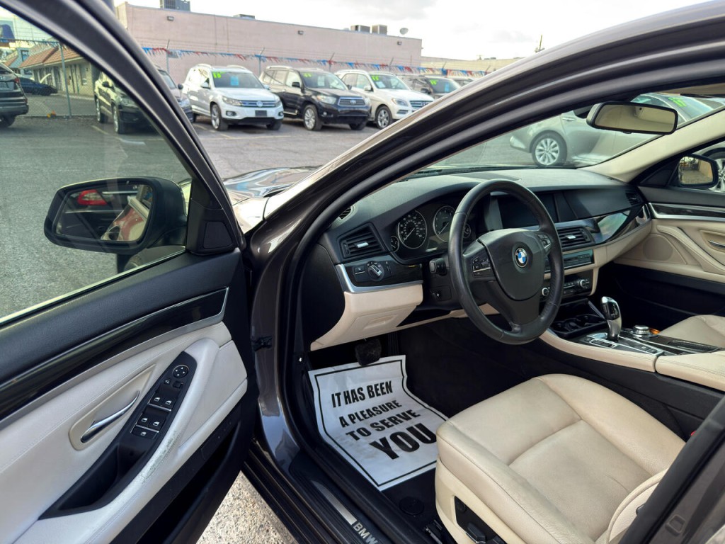 2012 BMW 5 Series Image 18