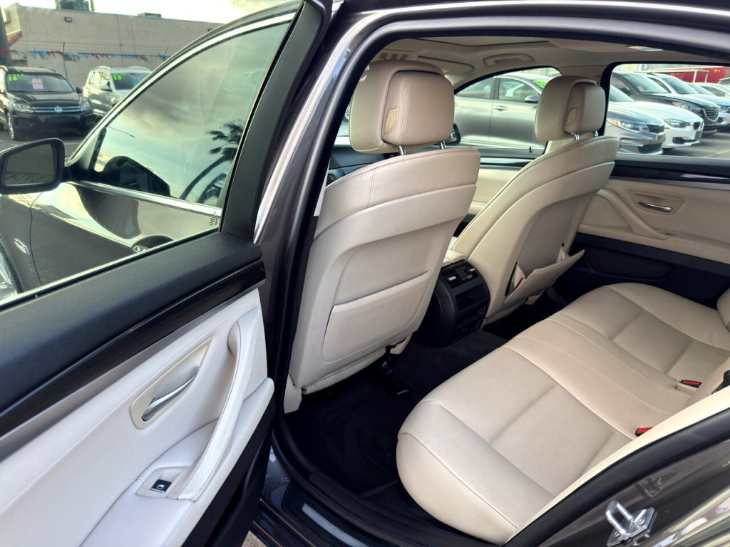 2012 BMW 5 Series Image 20