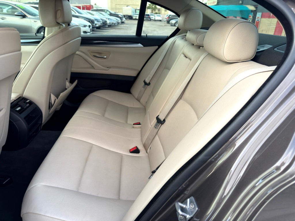 2012 BMW 5 Series Image 21