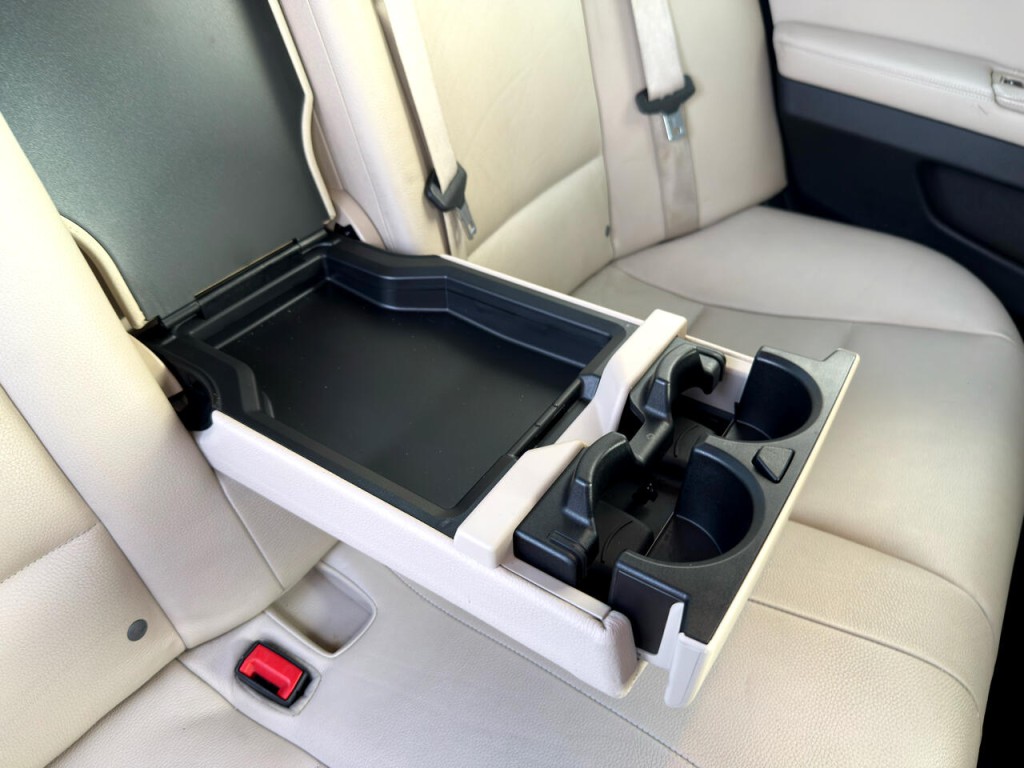 2012 BMW 5 Series Image 26