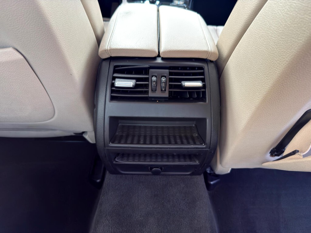 2012 BMW 5 Series Image 27