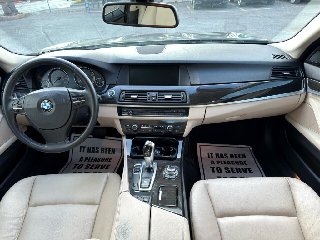 2012 BMW 5 Series Image 28