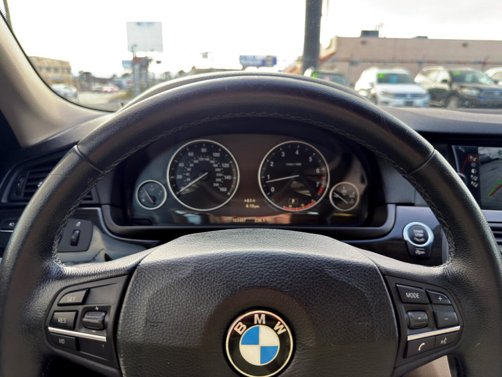 2012 BMW 5 Series Image 37