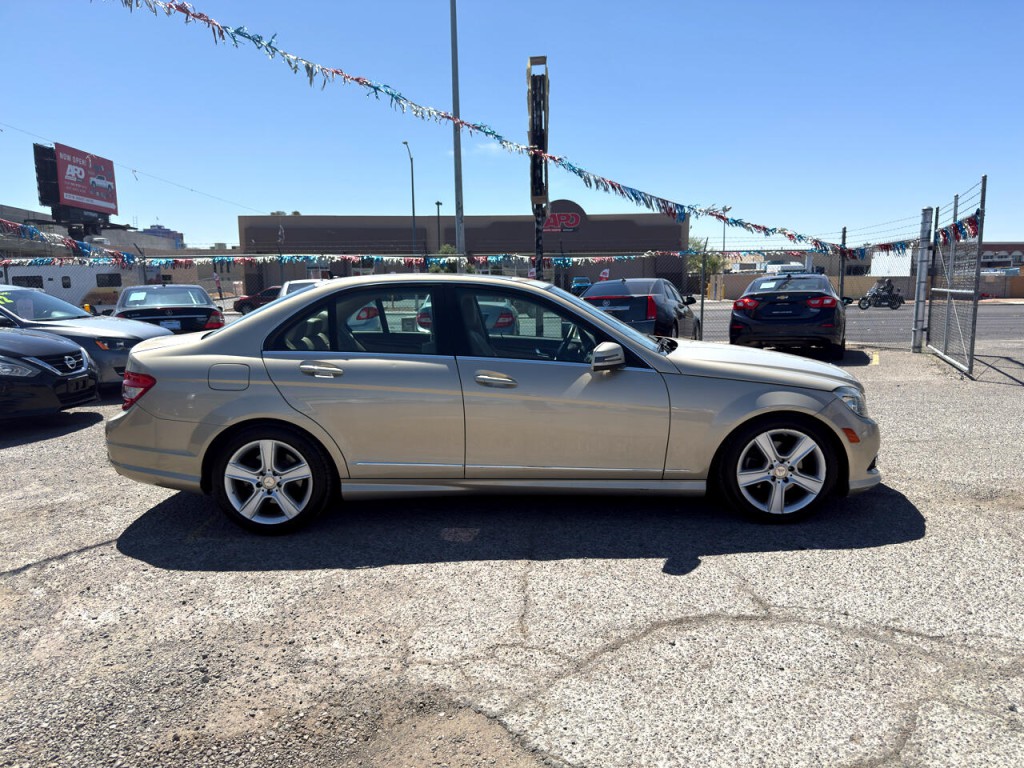 2010 Mercedes-Benz C-Class Image 5