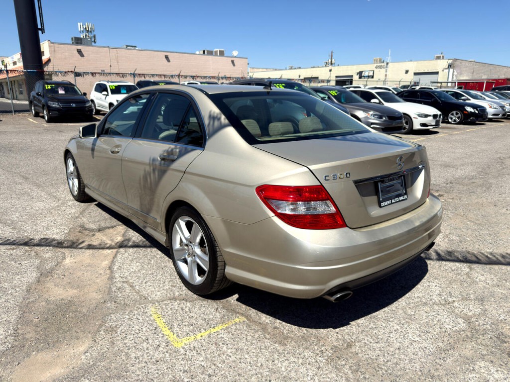 2010 Mercedes-Benz C-Class Image 8