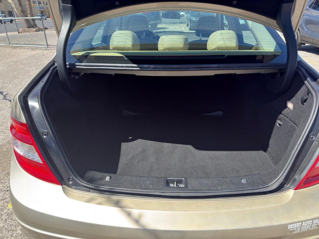 2010 Mercedes-Benz C-Class Image 15