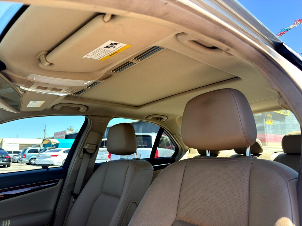 2010 Mercedes-Benz C-Class Image 16