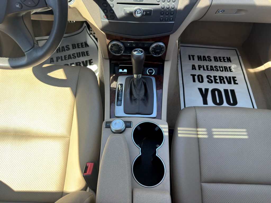2010 Mercedes-Benz C-Class Image 29
