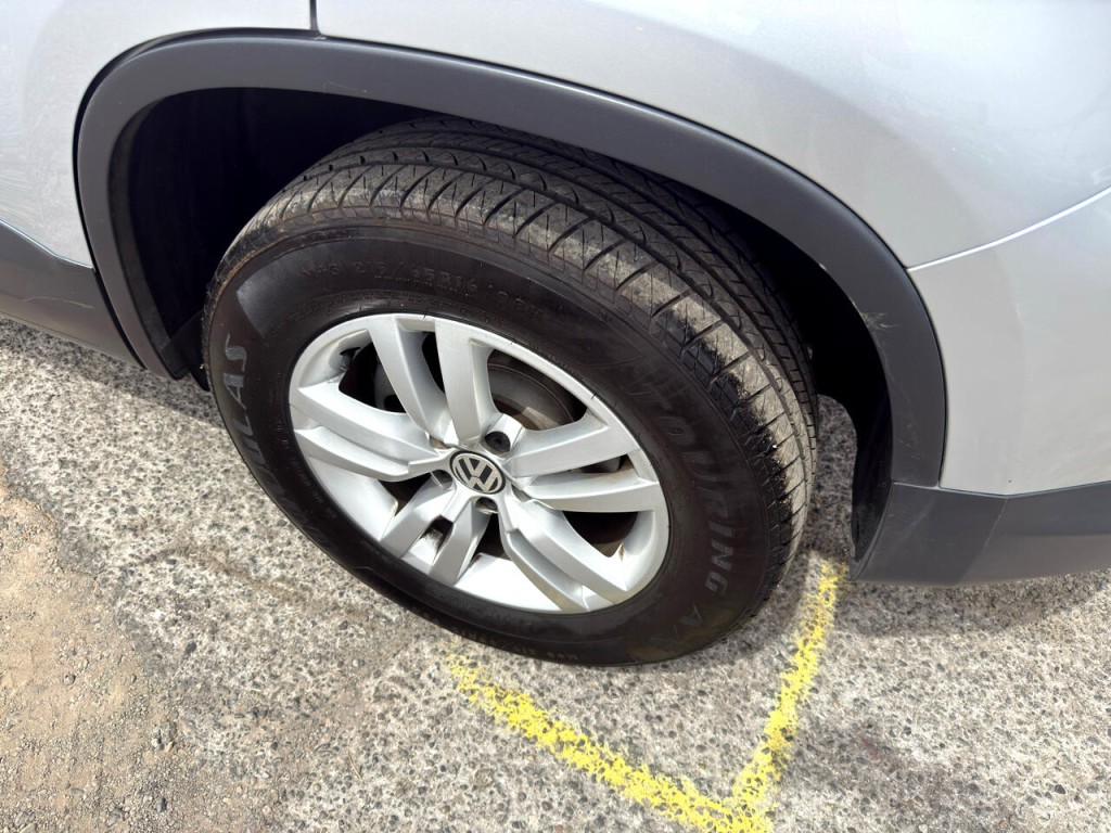 2017 Volkswagen Tiguan Image 11