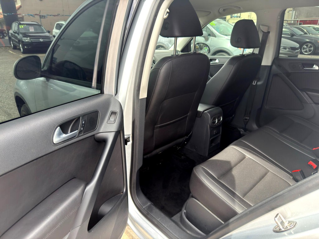 2017 Volkswagen Tiguan Image 18