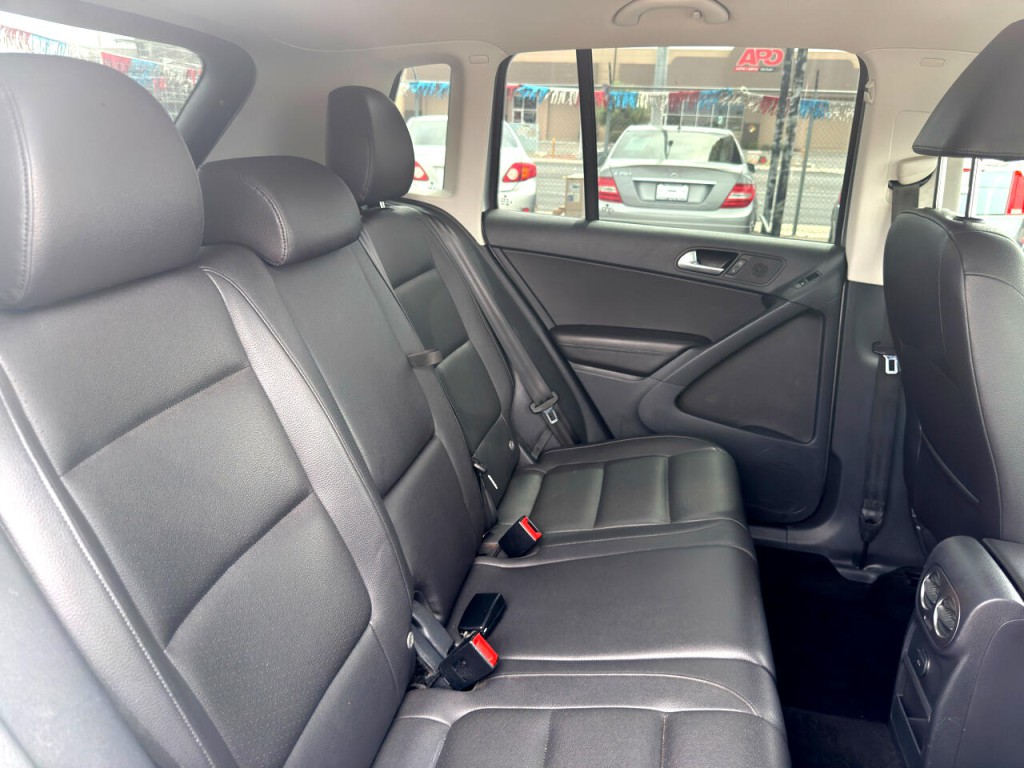 2017 Volkswagen Tiguan Image 23