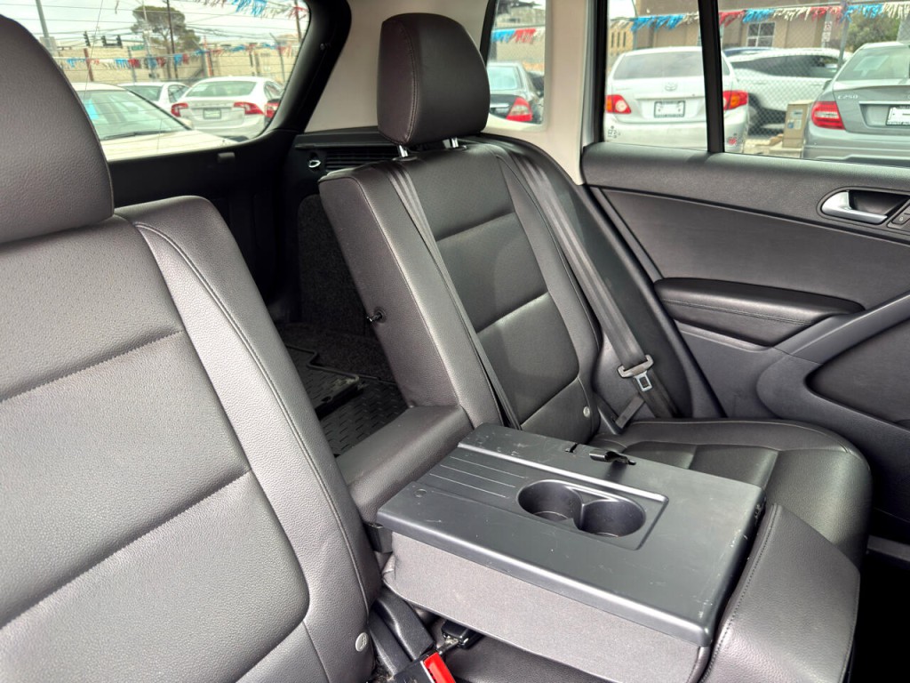 2017 Volkswagen Tiguan Image 24