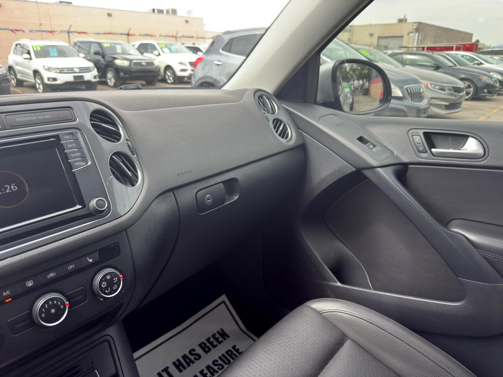 2017 Volkswagen Tiguan Image 30