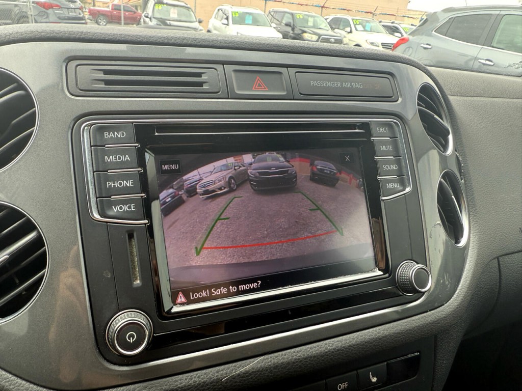 2017 Volkswagen Tiguan Image 32