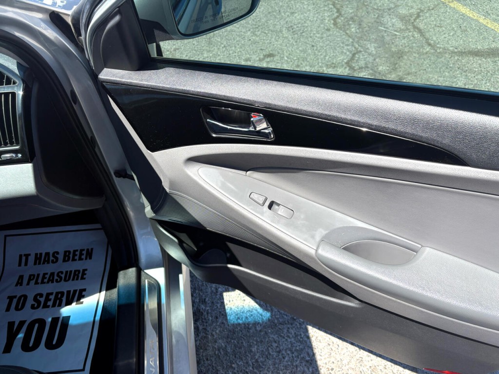 2014 Hyundai Sonata Image 17
