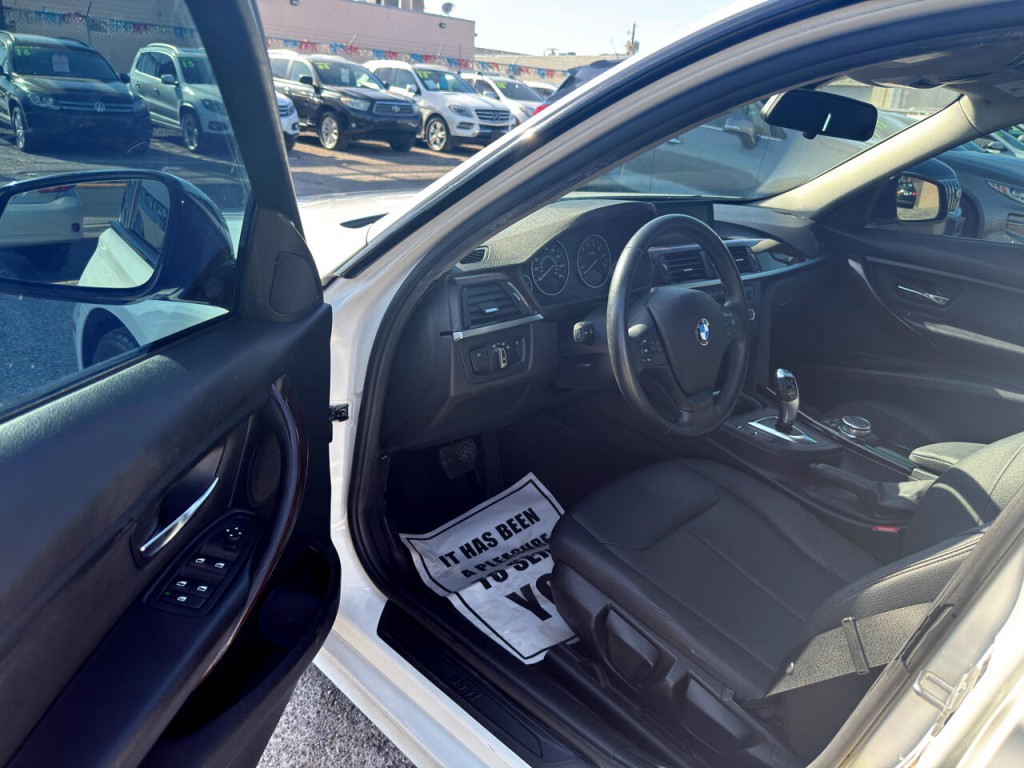 2015 BMW 3 Series Image 11