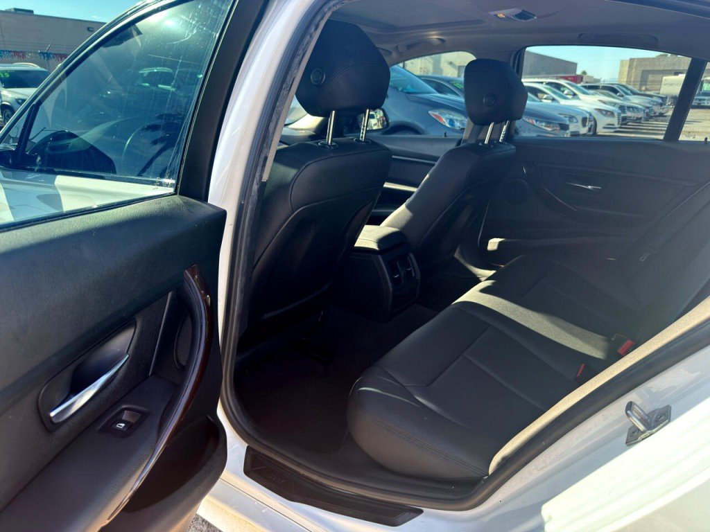 2015 BMW 3 Series Image 13