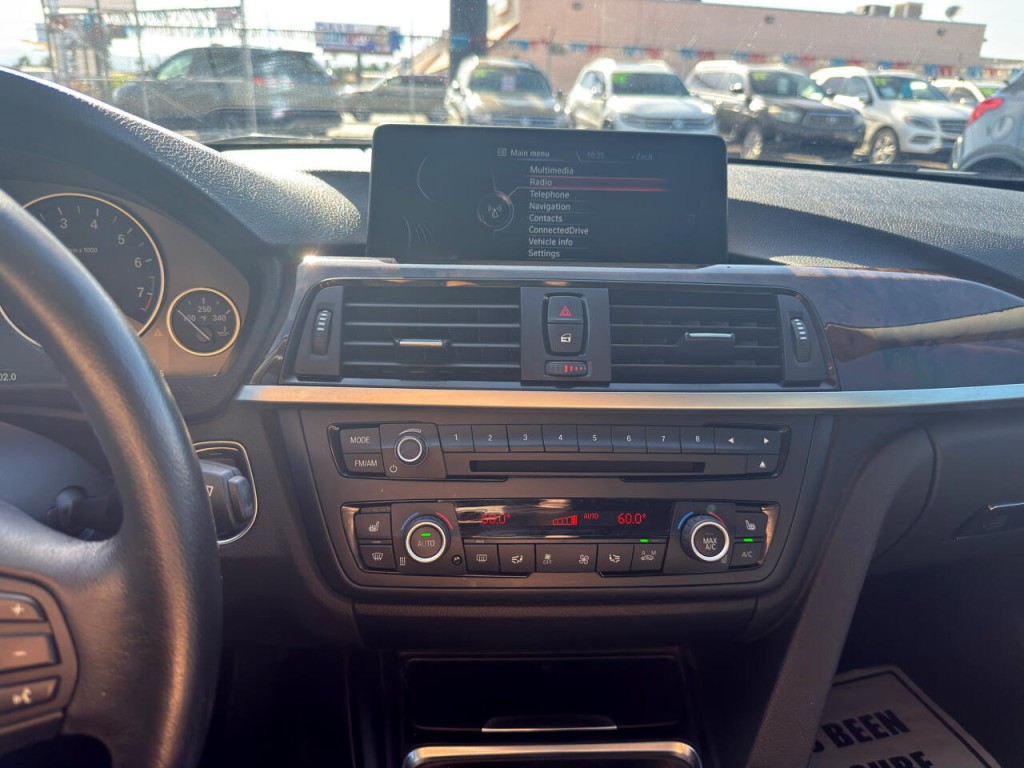 2015 BMW 3 Series Image 28