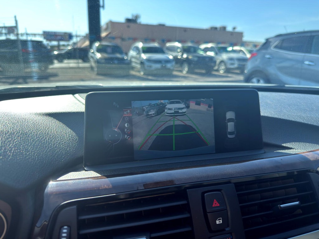 2015 BMW 3 Series Image 31