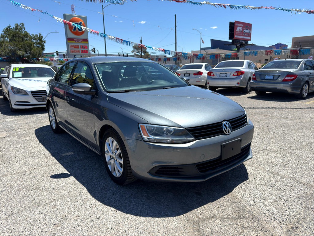2012 Volkswagen Jetta Image 4